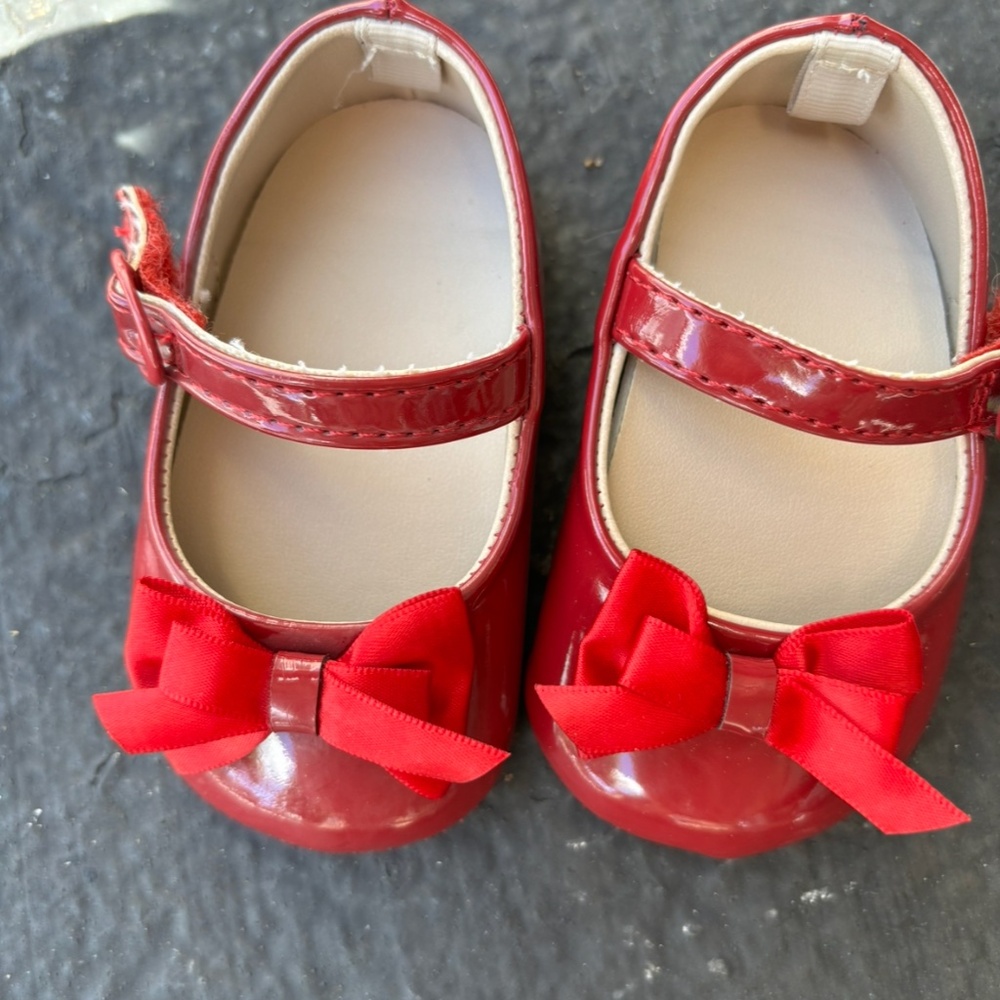 Baby girl red patent leather Mary Jane’s